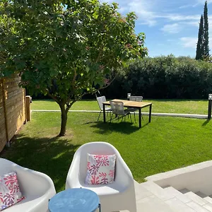 Appartement Logement Independant Dans Avec Jardin Ventabren