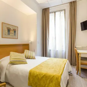 Busby Hotell
